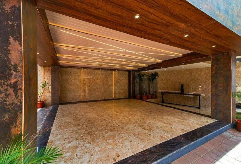 Вилла с 1 спальней и бассейном, The Venue By Seasons Suites @ Yelahanka