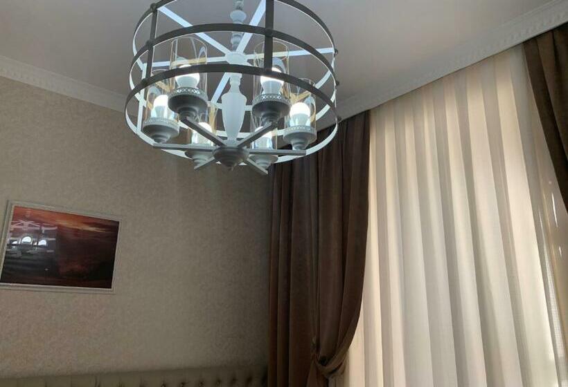 חדר דלוקס לשלושה, Sahil Boutique