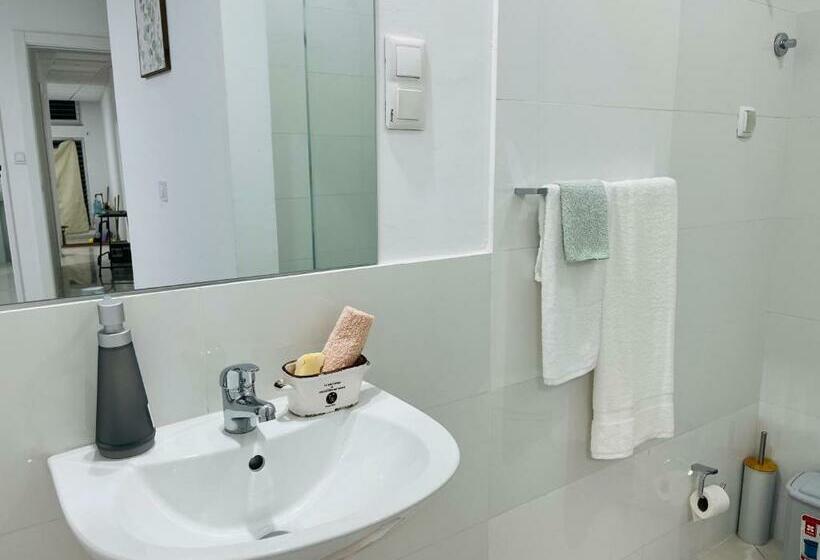 اتاق استاندارد, City Center Luxurious Suites & Rooms