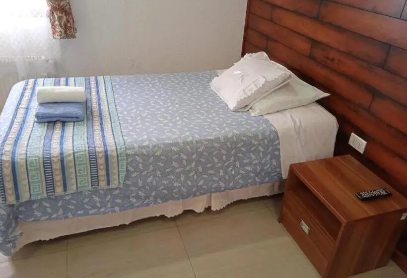 اتاق استاندارد یک نفره, Hostal Jc
