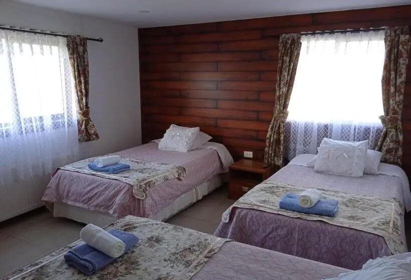 اتاق استاندارد سه نفره, Hostal Jc