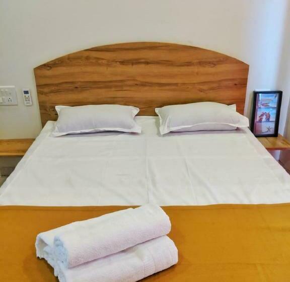 Quarto Deluxe, Raaviz Recidency