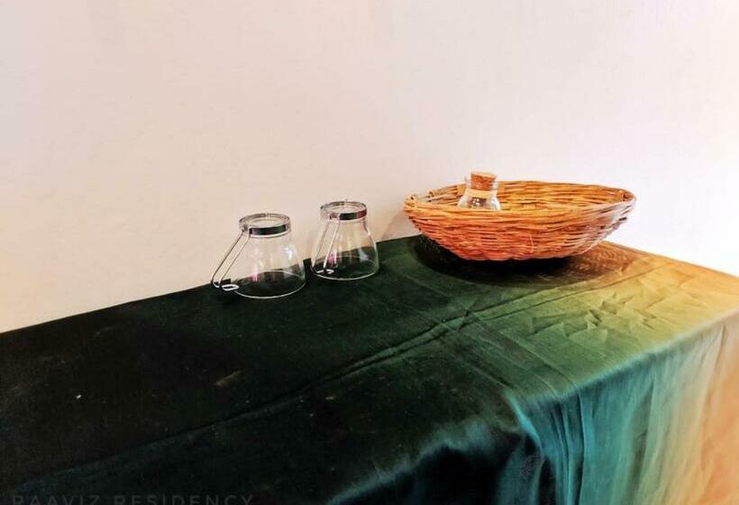 Quarto Deluxe, Raaviz Recidency