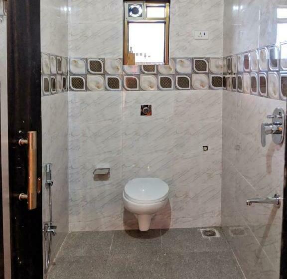 Quarto Deluxe, Raaviz Recidency