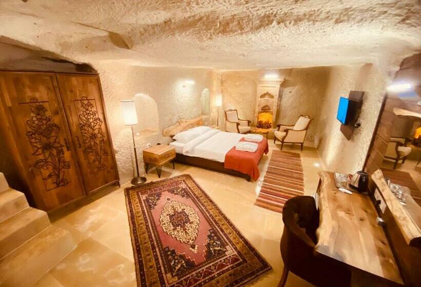 חדר דלוקס, Asma Altı Cave