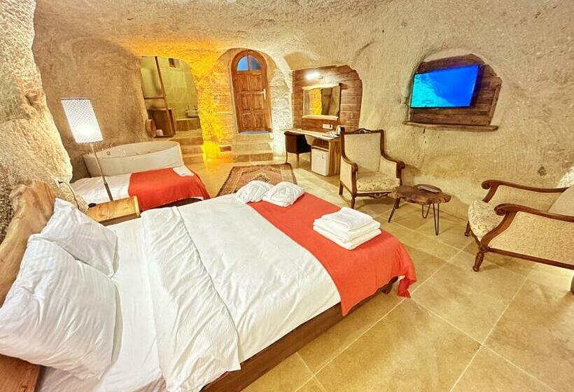 חדר דלוקס לשלושה, Asma Altı Cave