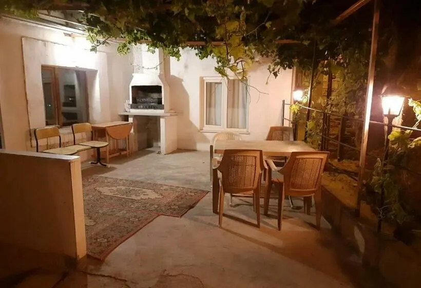 Huoneisto 1 Makuuhuone Terassi, Asma Altı Cave