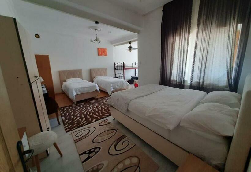 דירת חדר עם טרסה, Asma Altı Cave