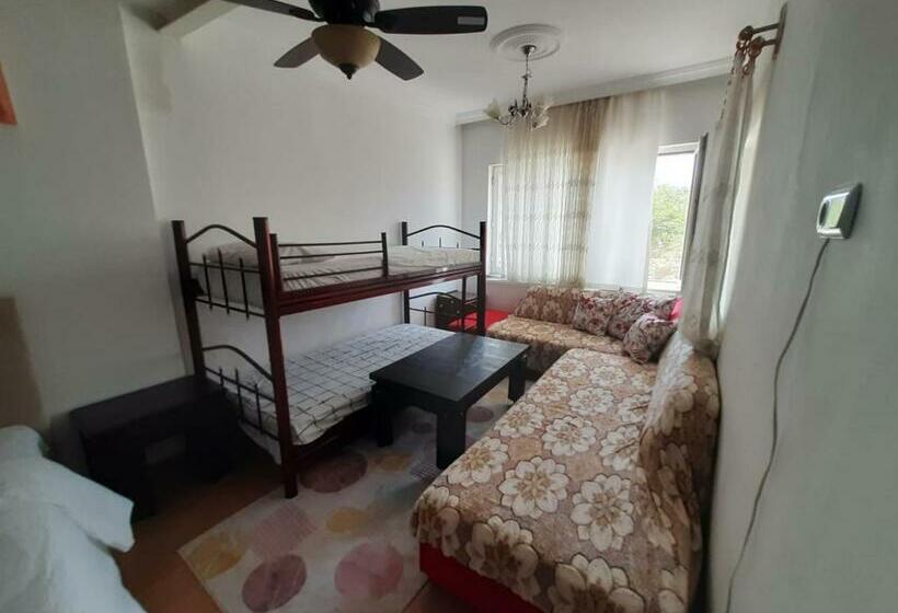 דירת חדר עם טרסה, Asma Altı Cave