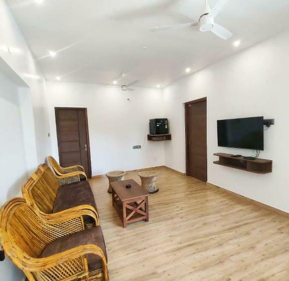 غرفة قياسية, Nt Grand Yercaud