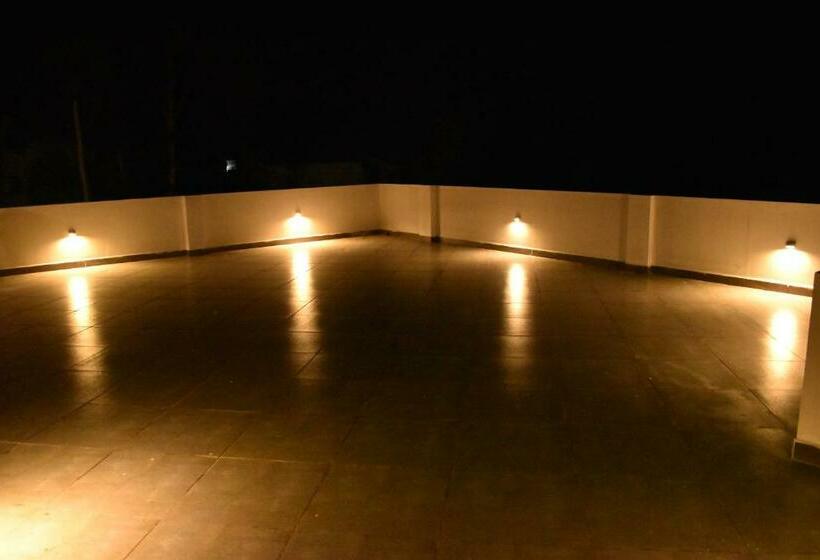 غرفة قياسية, Nt Grand Yercaud