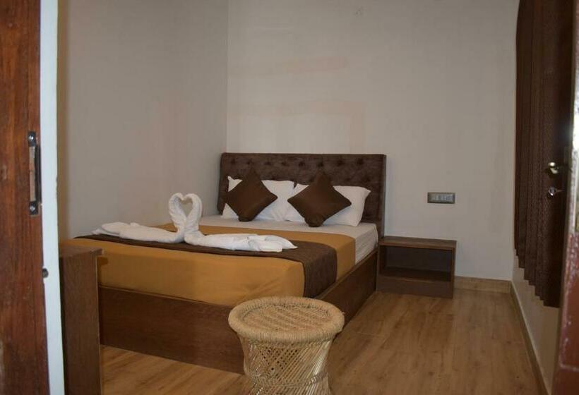 غرفة قياسية, Nt Grand Yercaud