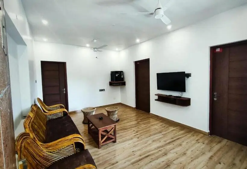Villa 2 Makuuhuonetta, Nt Grand Yercaud