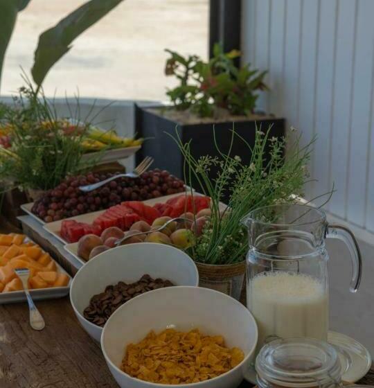 Juniorsvit Trädgårdsutsikt, Olives At Santa Monica