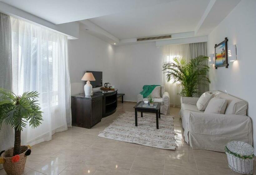 Juniorsvit Trädgårdsutsikt, Olives At Santa Monica