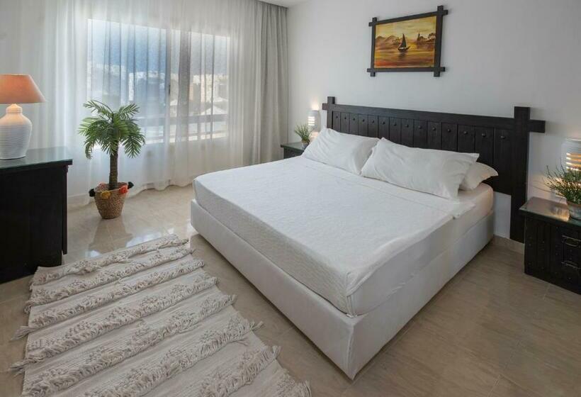 Juniorsvit Poolutsikt, Olives At Santa Monica