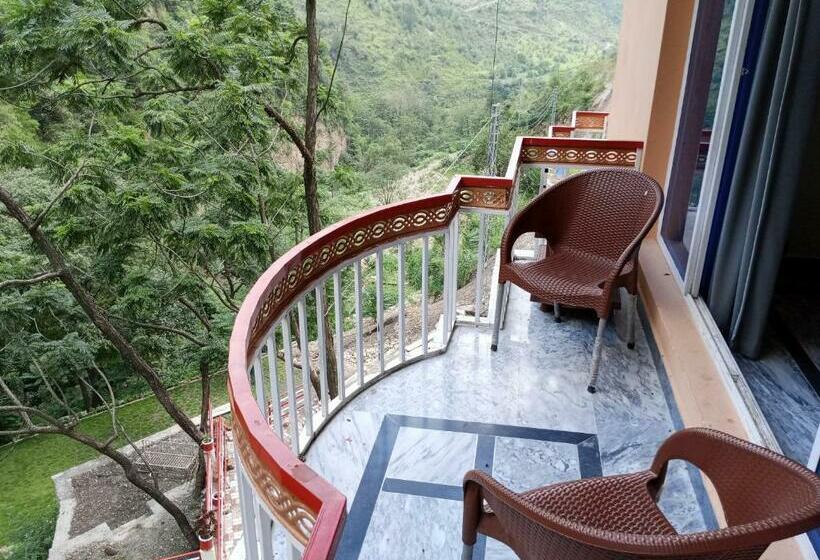 سوییت خانوادگی, Red Roof & Restaurant