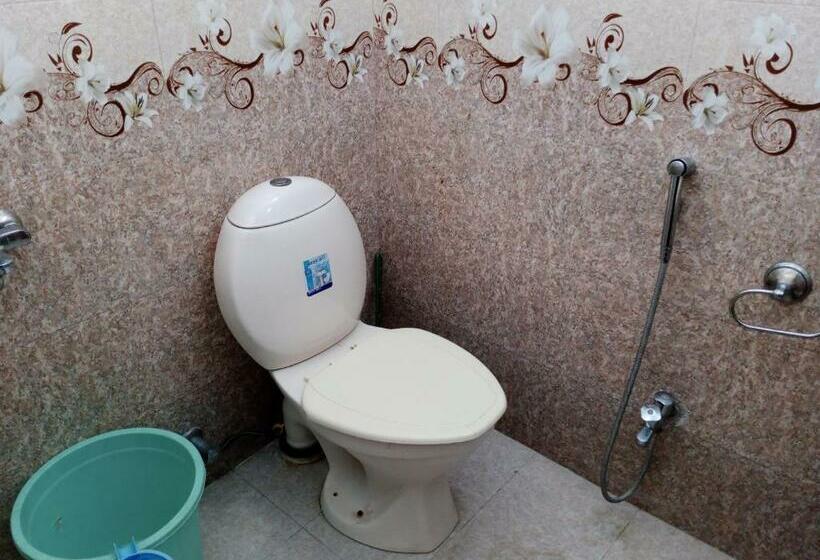 اتاق استاندارد با بالکن, Red Roof & Restaurant