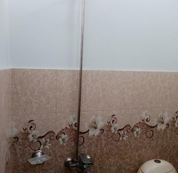 اتاق استاندارد با بالکن, Red Roof & Restaurant