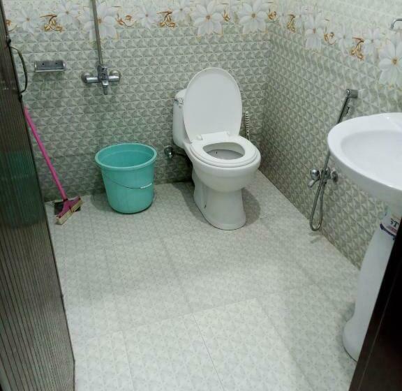 Economy Triple Room, Red Roof & Restaurant