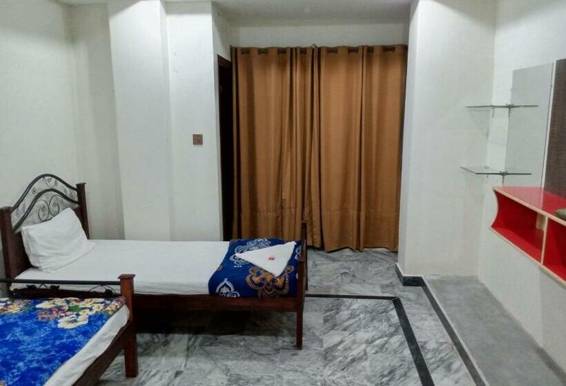 اتاق استاندارد با چشم‌انداز باغ, Red Roof & Restaurant