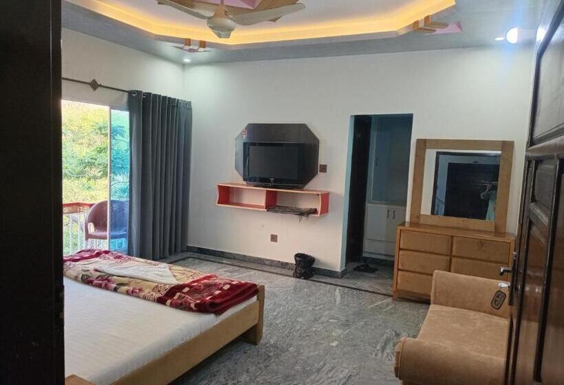 اتاق استاندارد با بالکن, Red Roof & Restaurant