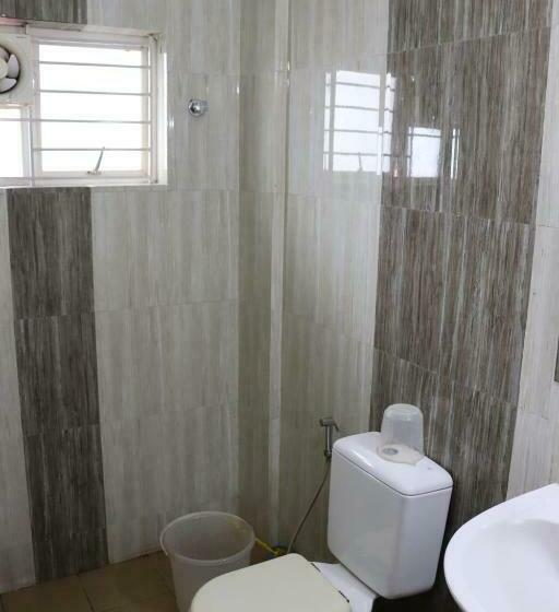 اتاق استاندارد, Uthradam Towers