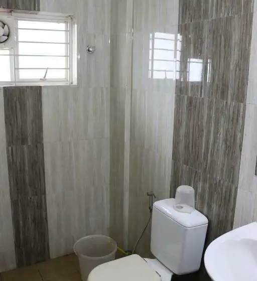 スタンダードルーム, Uthradam Towers