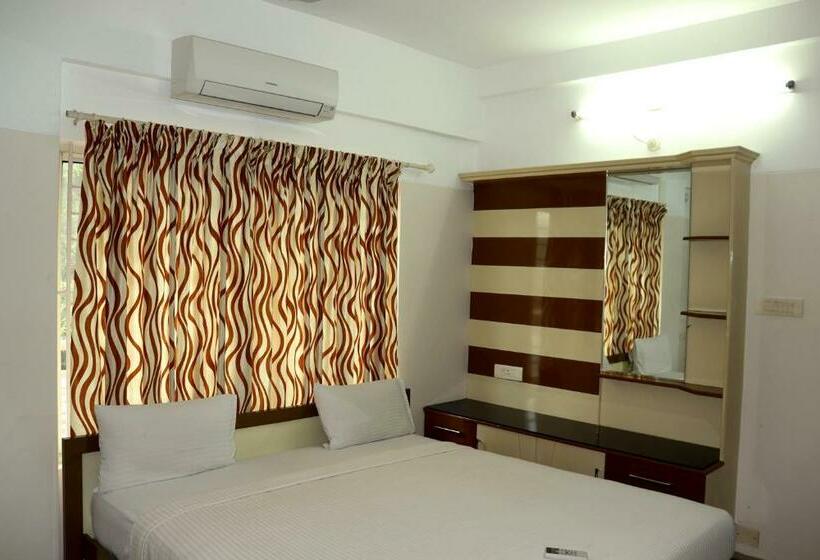 اتاق استاندارد, Uthradam Towers