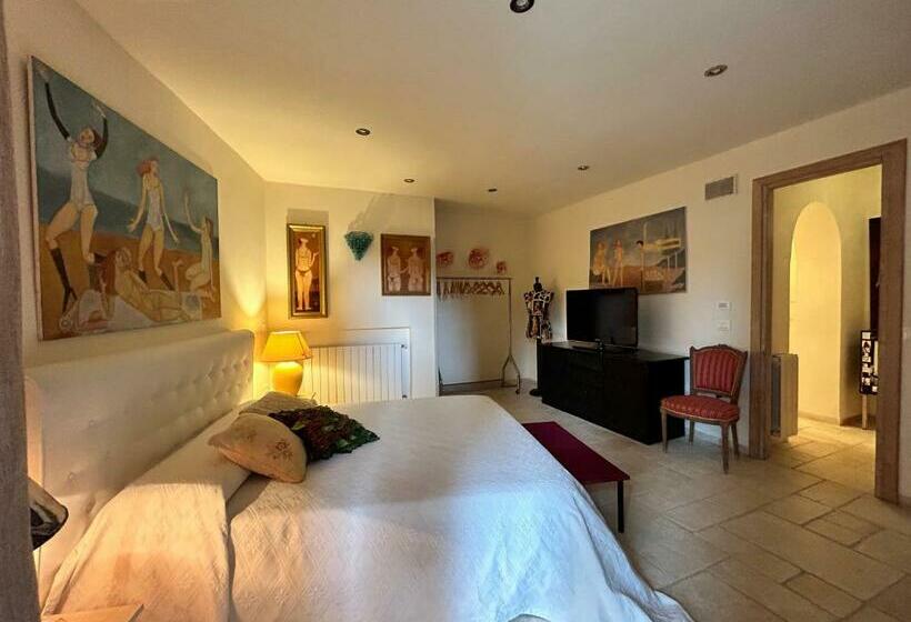 غرفة قياسية سرير كينج, Monti Mannu Art