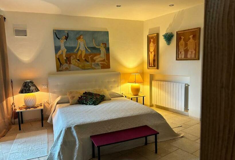 غرفة قياسية سرير كينج, Monti Mannu Art