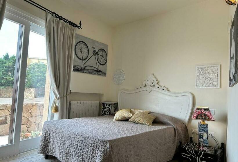 غرفة قياسية مطلّة علي البحر, Monti Mannu Art