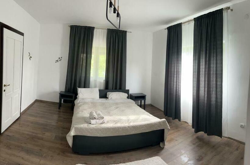 סטודיו משפחתי, Vila Boema