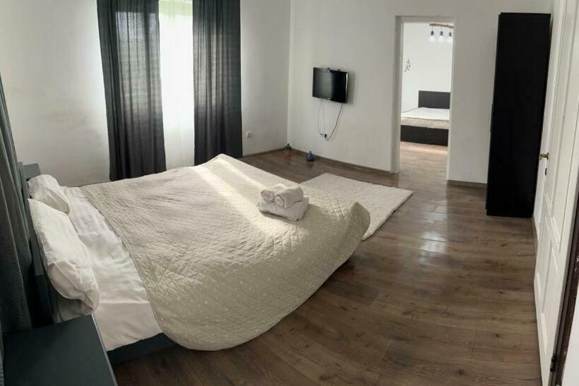 סטודיו משפחתי, Vila Boema