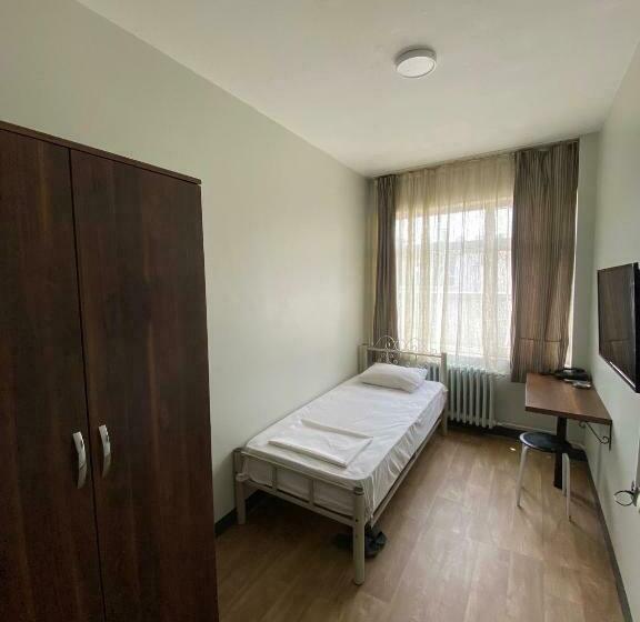 اتاق استاندارد یک نفره, Ferah Hostel