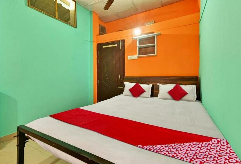 トリプルクラシックルーム, Oyo Flagship 81524 Gp Lodge