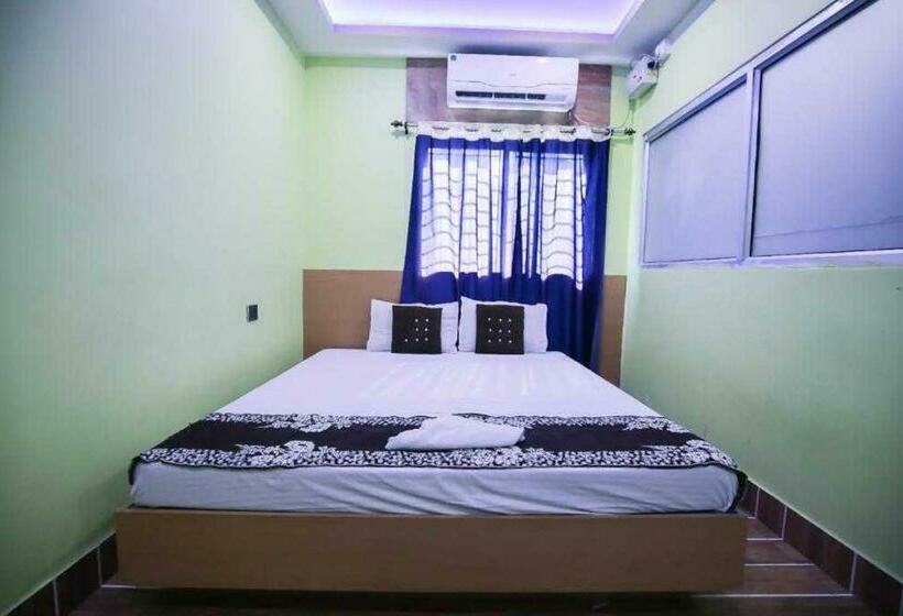 トリプルクラシックルーム, Oyo Flagship 81524 Gp Lodge