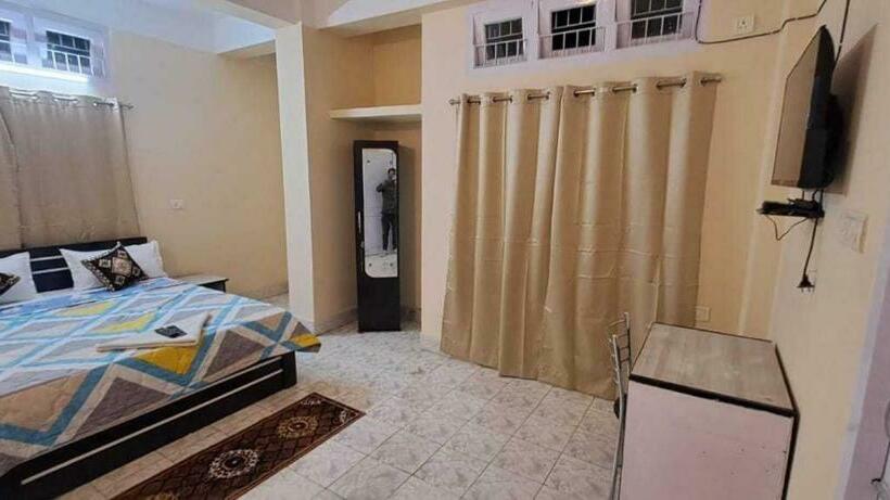 トリプルクラシックルーム, Oyo Flagship 81524 Gp Lodge