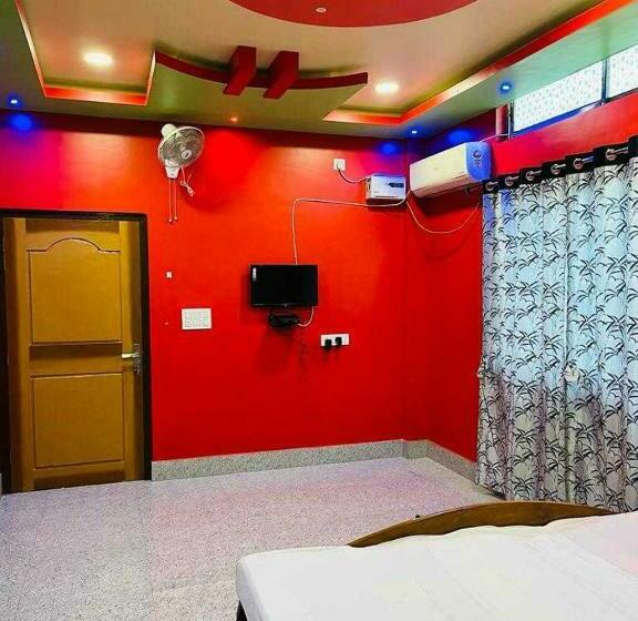 トリプルクラシックルーム, Oyo Flagship 81524 Gp Lodge