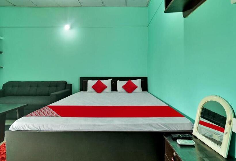 トリプルクラシックルーム, Oyo Flagship 81524 Gp Lodge