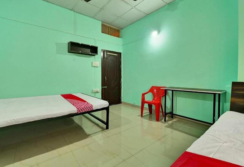 トリプルクラシックルーム, Oyo Flagship 81524 Gp Lodge