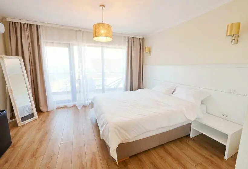Suite Familiar, Vela Olimp