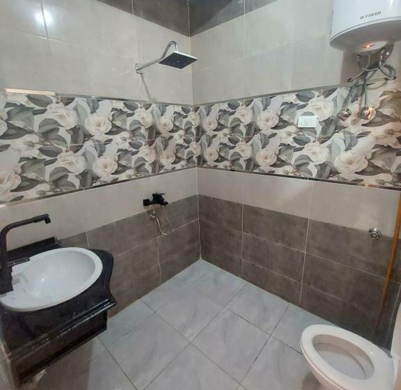 اتاق استاندارد با چشمانداز دریا, Delmon