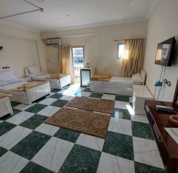 اتاق استاندارد چهار تخته با چشمانداز دریا, Delmon