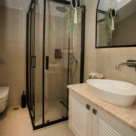 اتاق لوکس با بالکن و چشمانداز دریا, Pastel Rooms