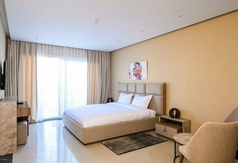 سوییت جونیور با چشم‌انداز دریا, Playa Del Pacha Suites