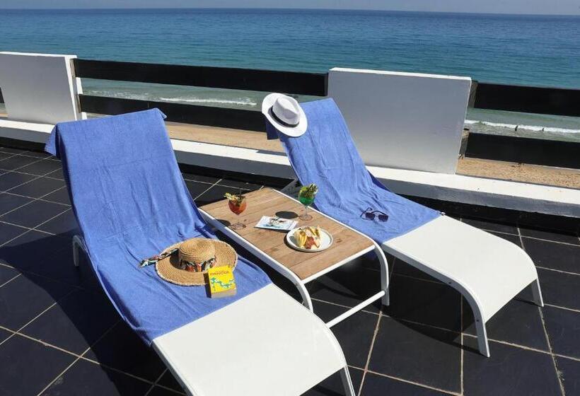 سوییت جونیور با چشم‌انداز دریا, Playa Del Pacha Suites