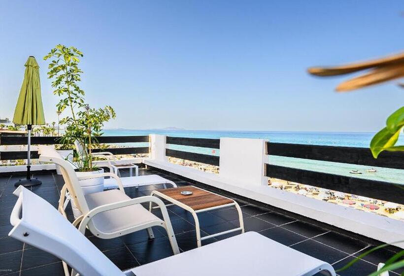 سوییت جونیور با چشم‌انداز دریا, Playa Del Pacha Suites