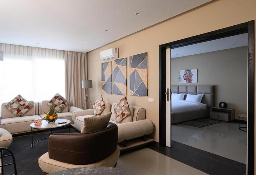 سوییت جونیور با چشم‌انداز دریا, Playa Del Pacha Suites