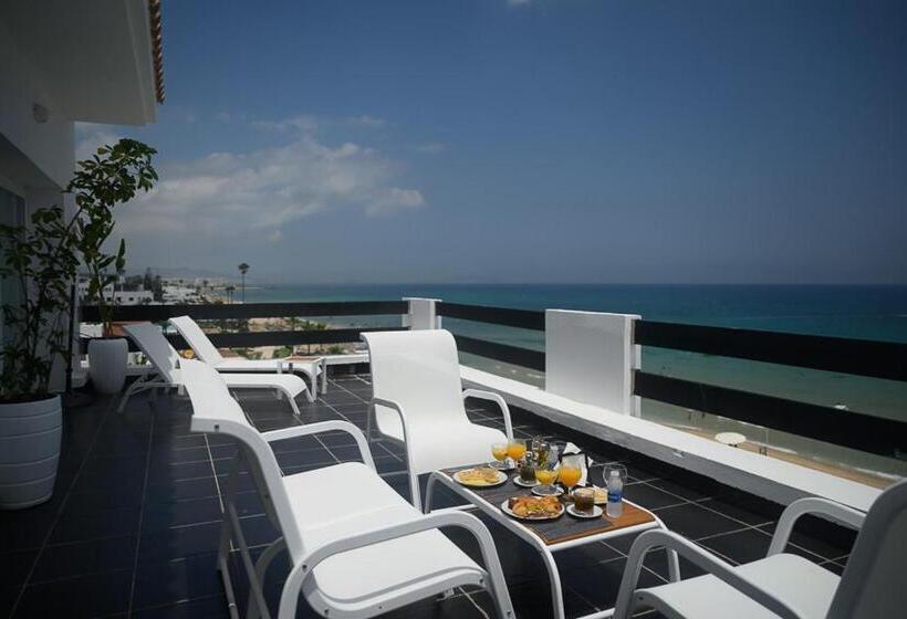 سوییت جونیور با چشم‌انداز دریا, Playa Del Pacha Suites